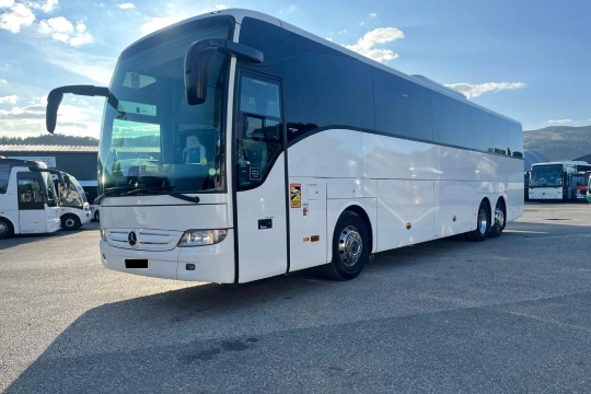 full-size-coach-01