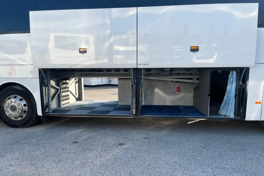 full-size-coach-05