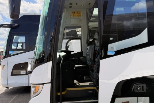midi-coach-01