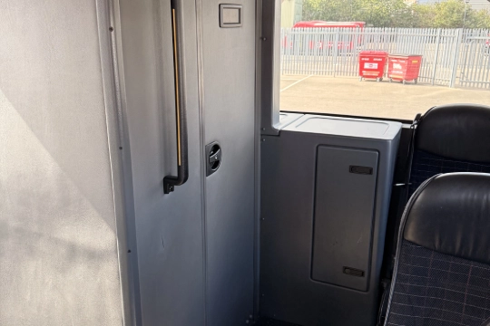 midi-coach-04